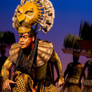 Gerald Ramsey as “Mufasa” in THE LION KING North American Tour.©Disney. Photo by Matthew_Murphy